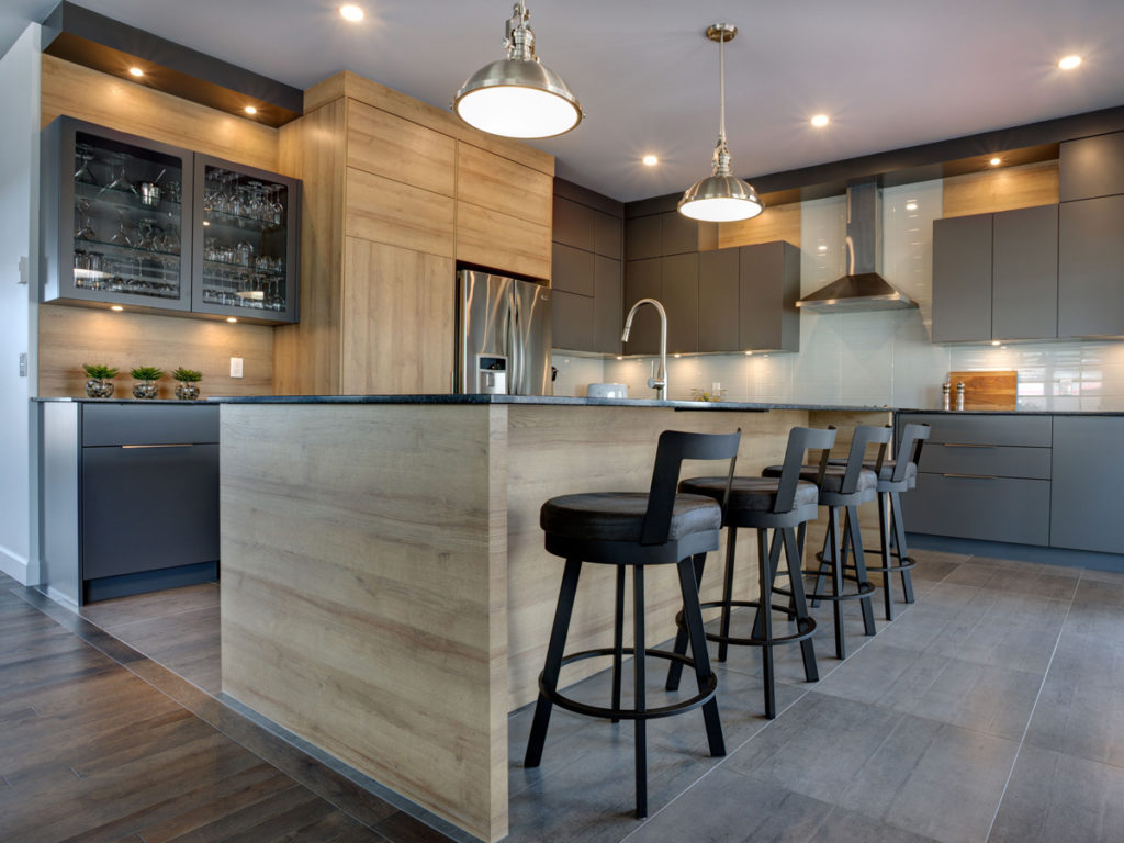 Réalisation en portes et panneaux Thermoform — courtoisie de Christian Marcoux cuisine et mobilier design