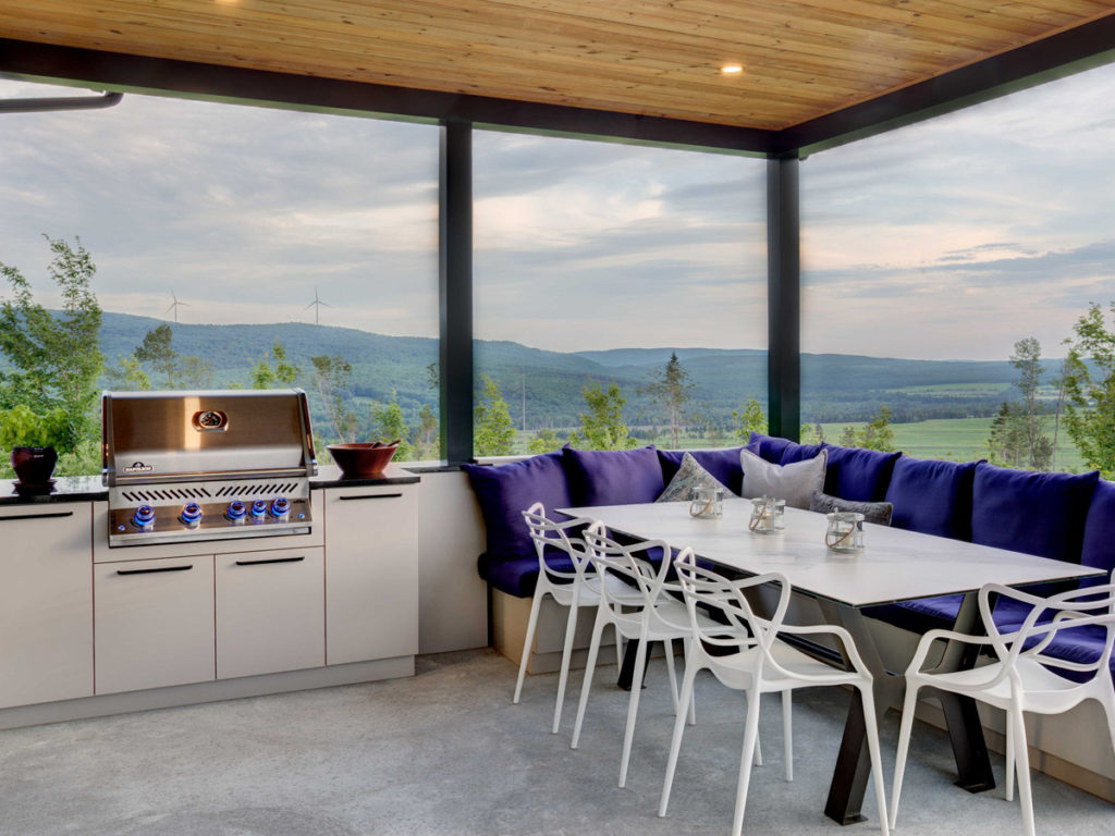 Réalisation en portes et panneaux Thermoform — courtoisie de Christian Marcoux cuisine et mobilier design