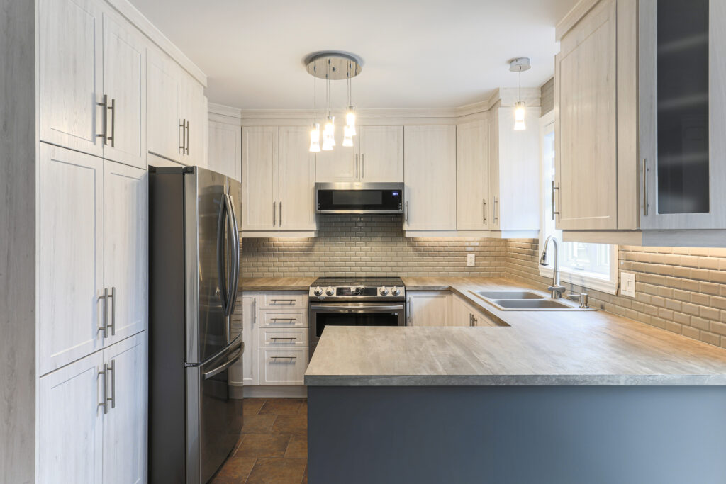 Réalisation en portes et panneaux Thermoform — courtoisie de Eco Cuisine Design