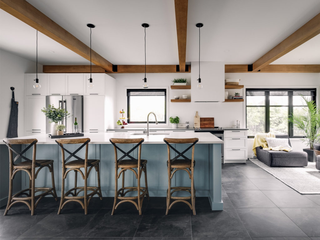 Réalisation en portes et panneaux Thermoform — courtoisie de Julie P Design